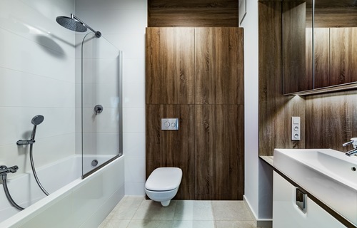 drewno w łazience - zły czy dobry pomysł?